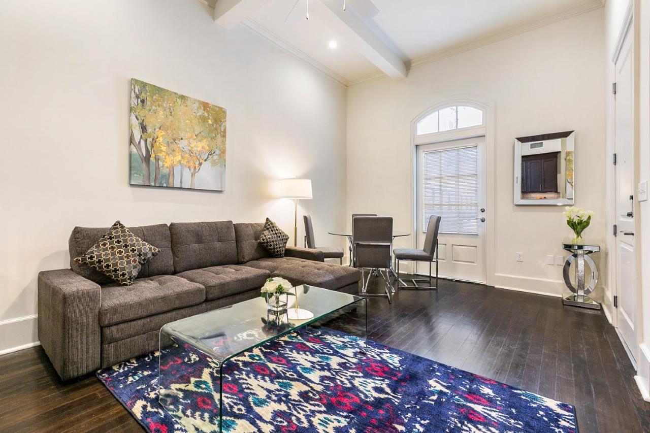 1 And 2 Bedroom Private Condos Steps Away From French Quarter New Orleans Dış mekan fotoğraf