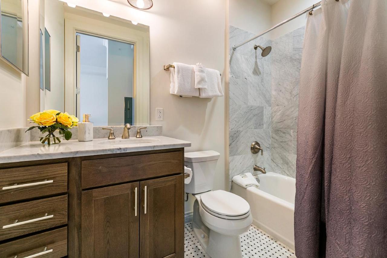 1 And 2 Bedroom Private Condos Steps Away From French Quarter New Orleans Dış mekan fotoğraf