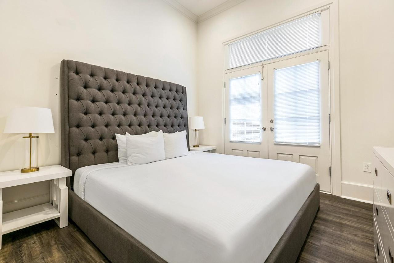 1 And 2 Bedroom Private Condos Steps Away From French Quarter New Orleans Dış mekan fotoğraf