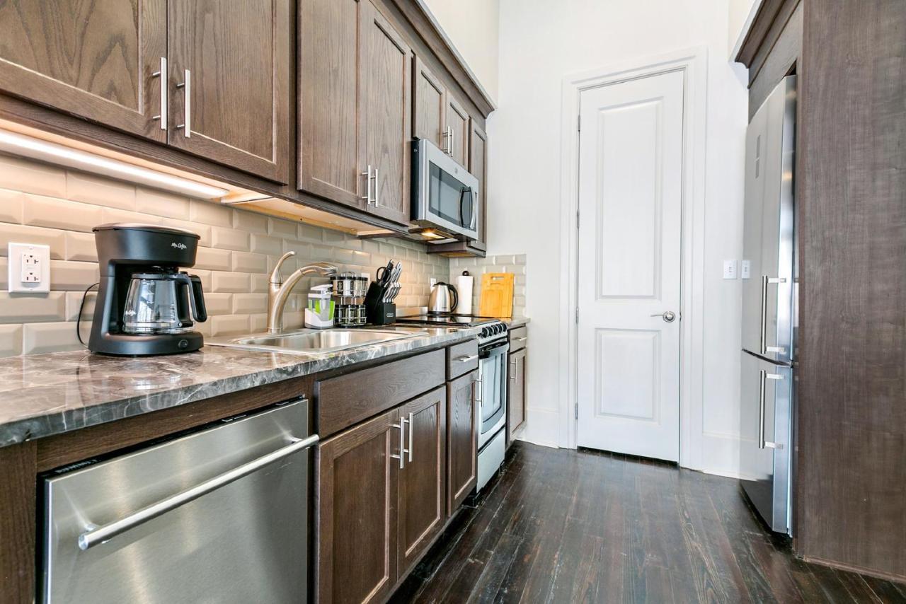 1 And 2 Bedroom Private Condos Steps Away From French Quarter New Orleans Dış mekan fotoğraf